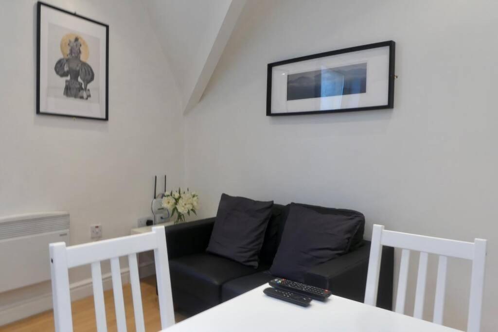 2 Bedroom Apartment Nr City Centre, Uni & Parks Cardiff Esterno foto